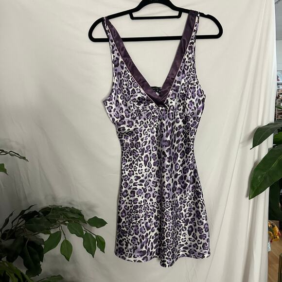 Jones New York Dresses & Skirts - Vintage Jones New York Leopard Print V-Neck Satin Chemise Y2k Small